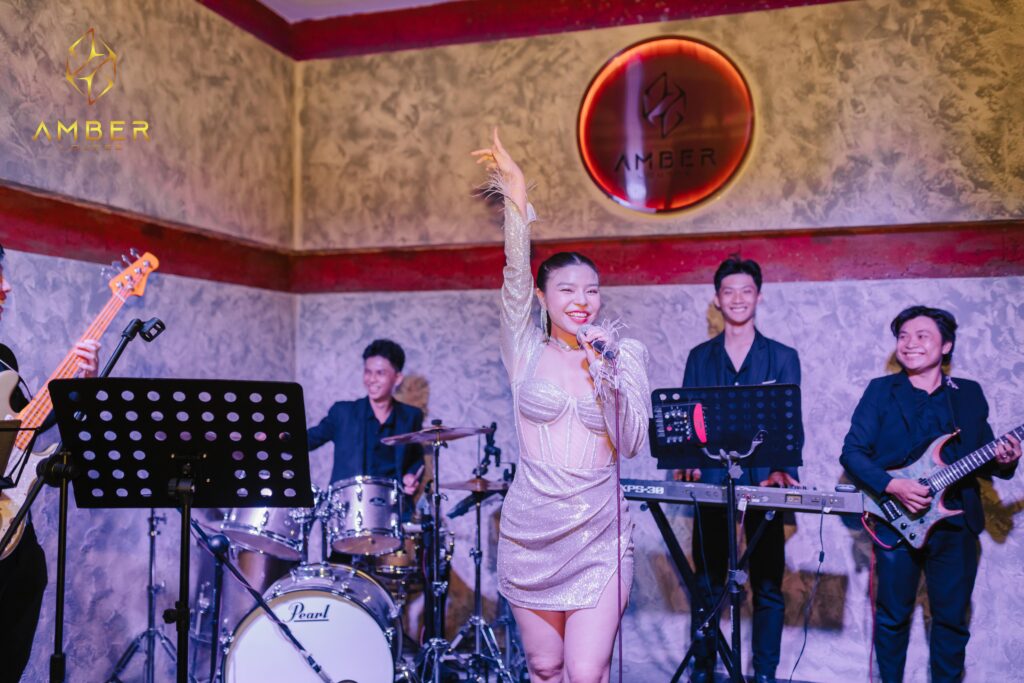 AMBER Lounge – 64 Tôn Thất Thiệp, quận 1